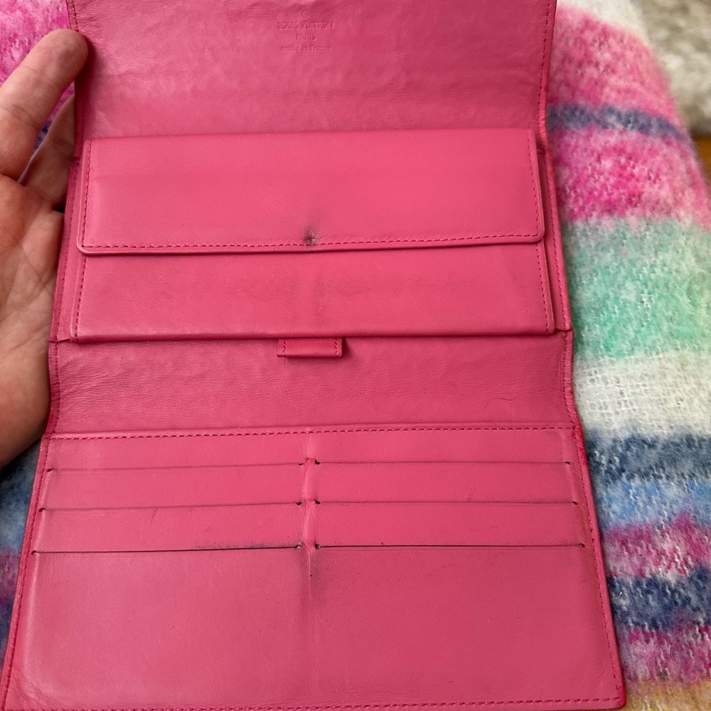 Pink LV vernis - Picture 3 of 4
